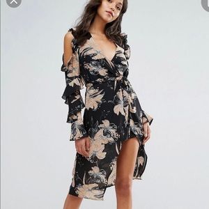 Missguided floral cold shoulder midi dress. US2.